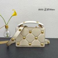 $118.00 USD Valentino AAA Quality Messenger Bags For Women #983198