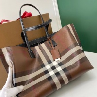 $112.00 USD Burberry AAA Quality Handbags For Women #983311