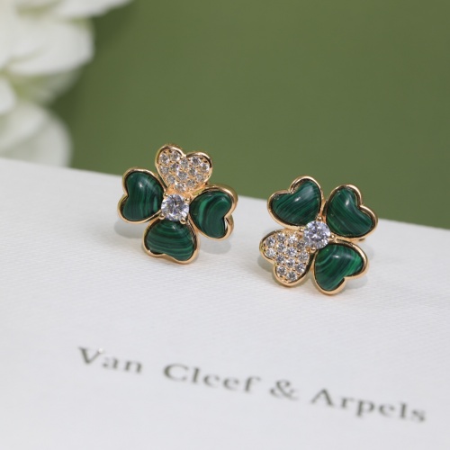 Replica Van Cleef & Arpels Earrings For Women #984927 $40.00 USD for Wholesale