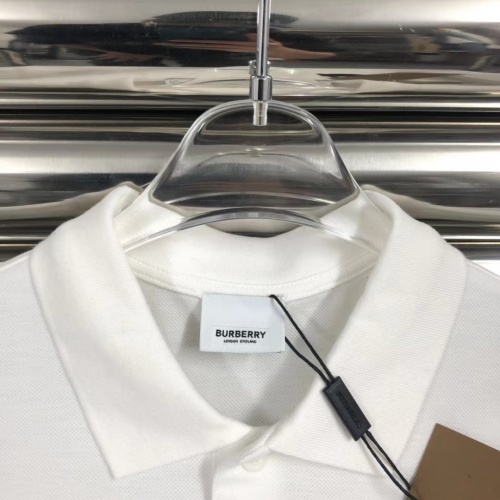 Replica Burberry T-Shirts Short Sleeved For Unisex #984933 $42.00 USD for Wholesale