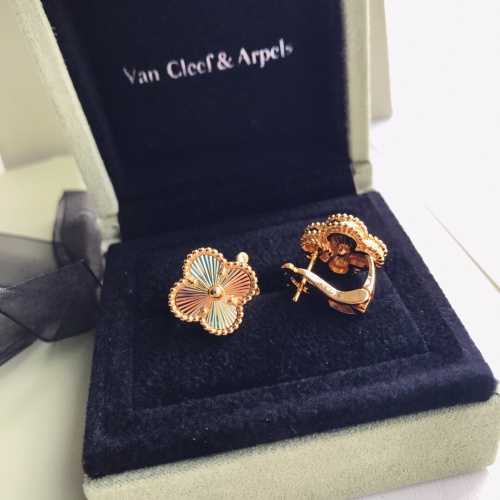 Van Cleef &amp; Arpels Earrings For Women #985046 $32.00 USD, Wholesale Replica Van Cleef &amp; Arpels Earrings