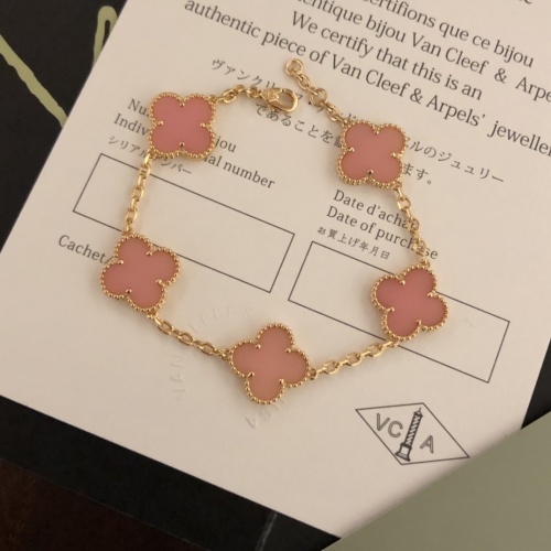 Van Cleef & Arpels Bracelets For Women #985072