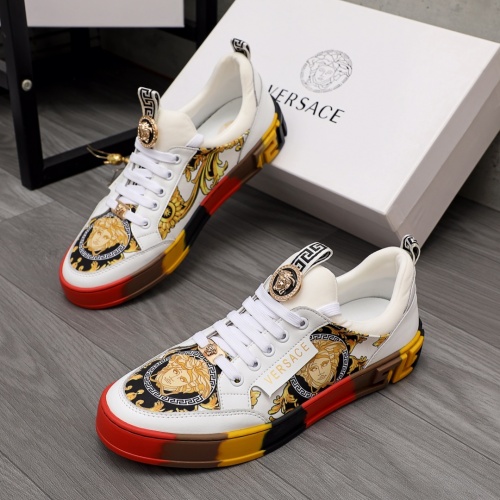 Versace Casual Shoes For Men #985490