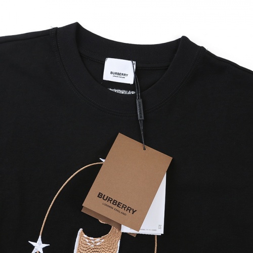 Replica Burberry T-Shirts Short Sleeved For Unisex #985897 $27.00 USD for Wholesale