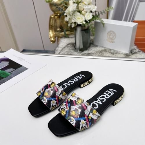 Versace Slippers For Women #986498