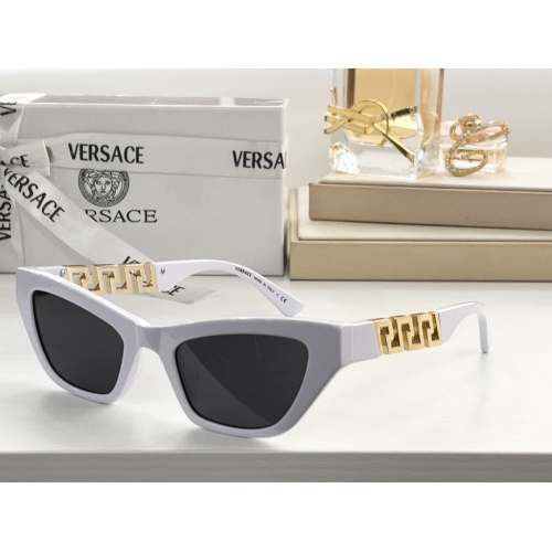 Versace AAA Quality Sunglasses #986598