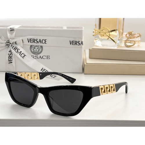 Versace AAA Quality Sunglasses #986599
