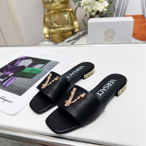 Versace Slippers For Women #986699
