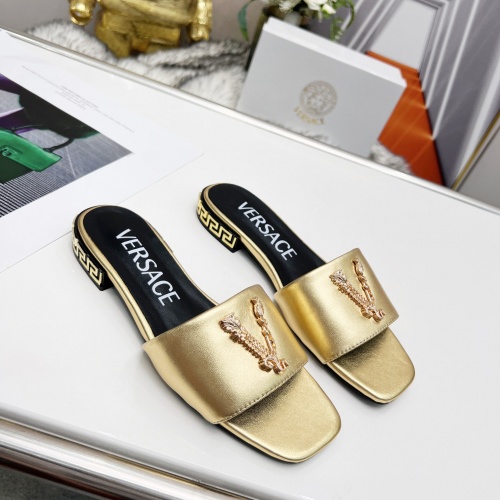 Versace Slippers For Women #986701