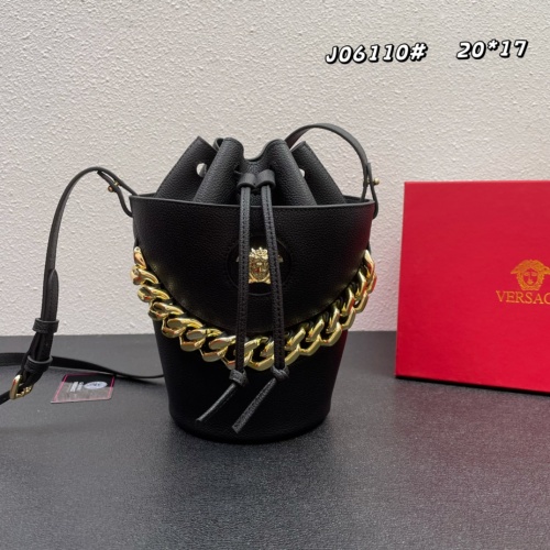 Versace AAA Quality Messenger Bags For Women #987710