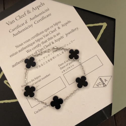 Van Cleef & Arpels Bracelets For Women #988015
