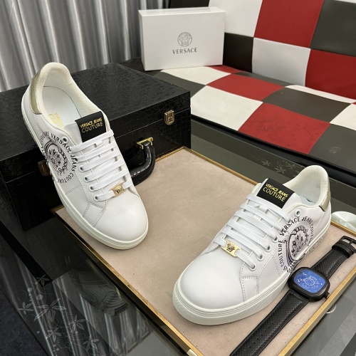 Versace Casual Shoes For Men #988105