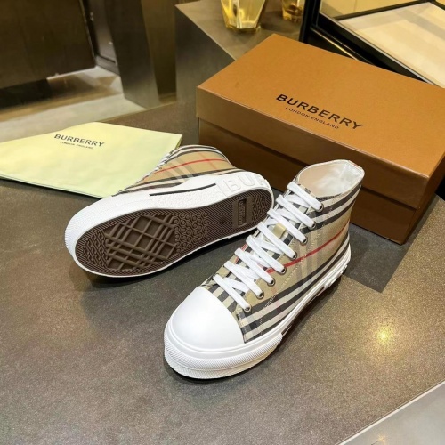 Burberry High Tops Shoes For Women #988431