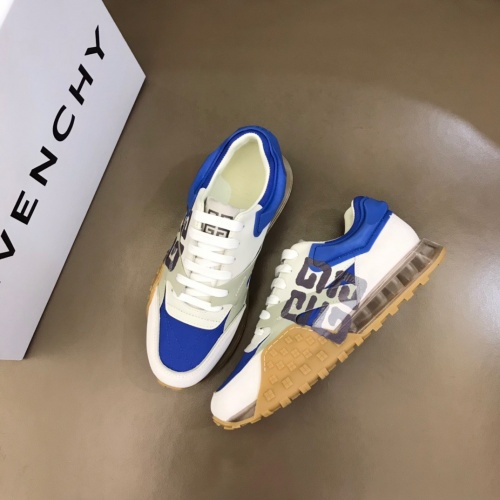 Givenchy Casual Shoes For Men #989285