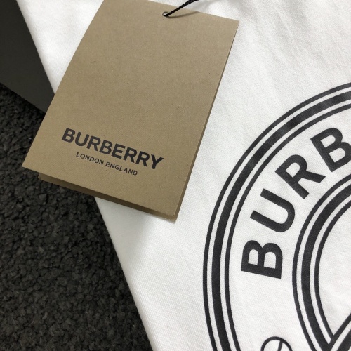 Replica Burberry T-Shirts Short Sleeved For Unisex #990249 $40.00 USD for Wholesale