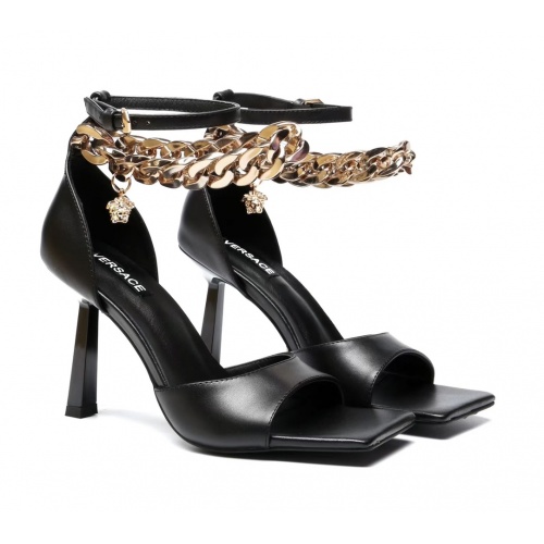 Versace Sandal For Women #990713