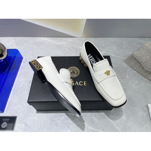 Versace Leather Shoes For Women #990891