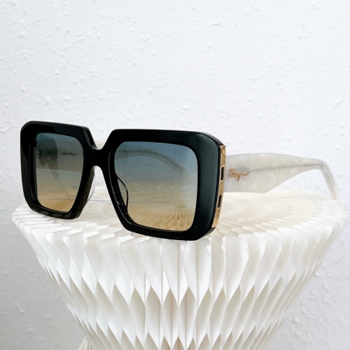 Salvatore Ferragamo AAA Quality Sunglasses #991625