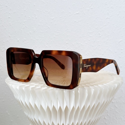 Salvatore Ferragamo AAA Quality Sunglasses #991629