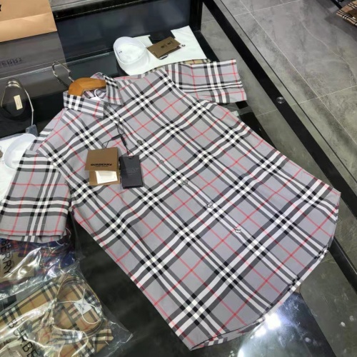 $64.00 USD Burberry Shirts Short Sleeved For Men #991983