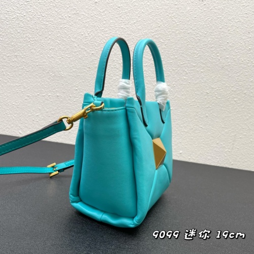 Replica Valentino AAA Quality Messenger Bags For Women #992319 $108.00 USD for Wholesale