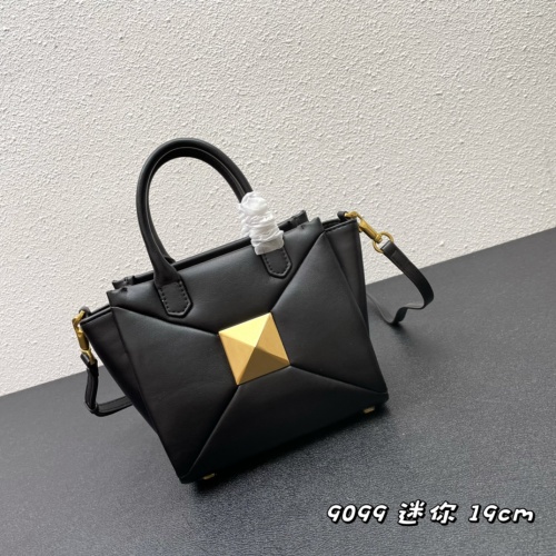 Replica Valentino AAA Quality Messenger Bags For Women #992322 $108.00 USD for Wholesale
