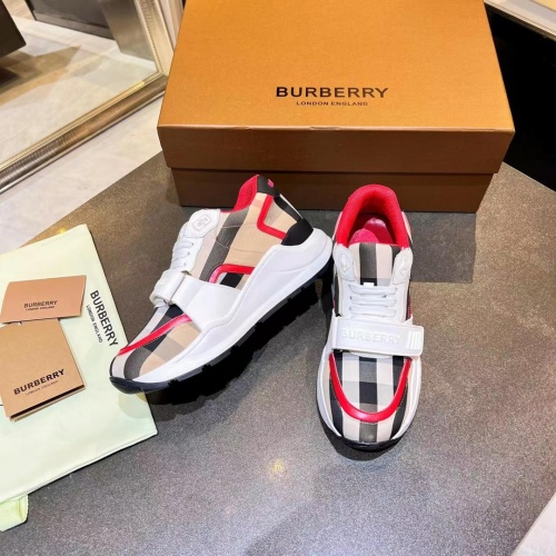 Burberry Casual Shoes For Men #992677