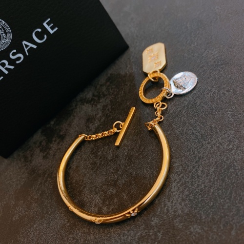 Replica Versace Bracelet #993073 $38.00 USD for Wholesale