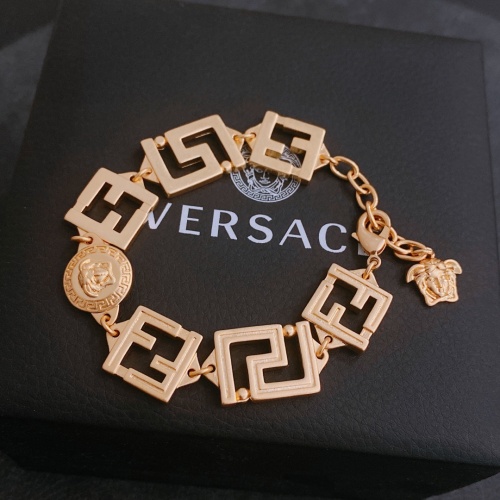 $38.00 USD Versace Bracelet #993373
