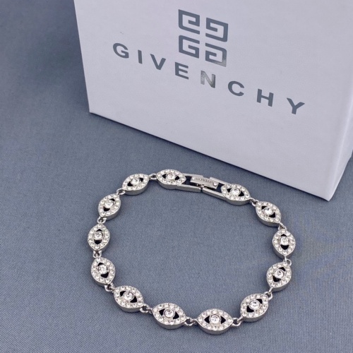 Givenchy Bracelet For Women #994366