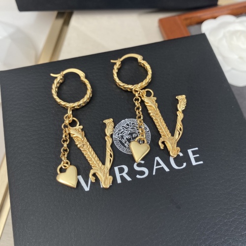 Versace Earrings For Women #994652
