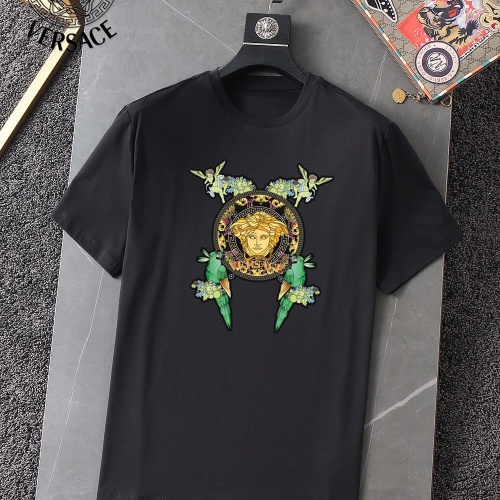 Versace T-Shirts Short Sleeved For Unisex #994804 $25.00 USD, Wholesale Replica Versace T-Shirts