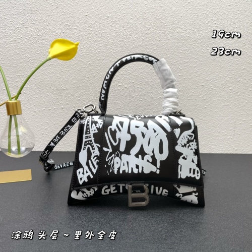 Balenciaga AAA Quality Messenger Bags For Women #994918