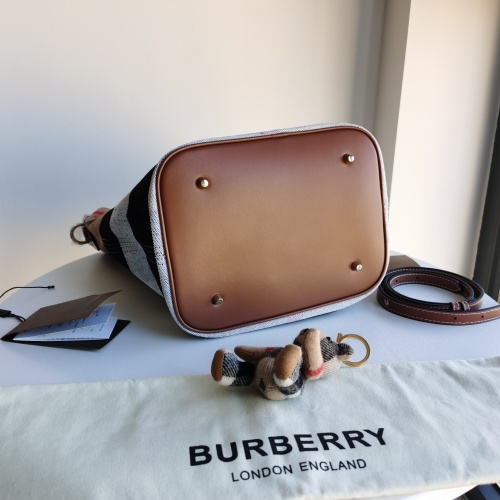 Replica Burberry AAA Quality Messenger Bags For Women #994978 $190.00 USD for Wholesale