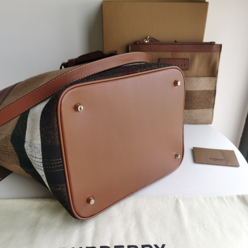 Replica Burberry AAA Quality Messenger Bags For Women #994981 $205.00 USD for Wholesale