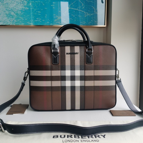 Burberry AAA Man Handbags #995001