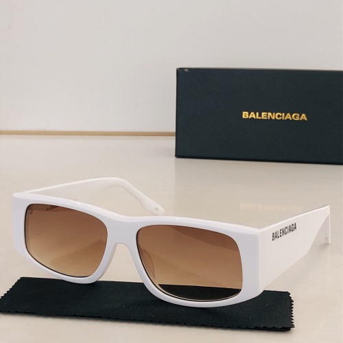 Balenciaga AAA Quality Sunglasses #995367