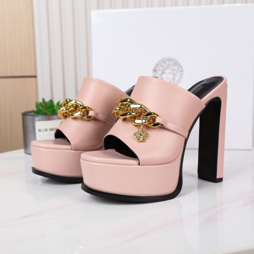 Versace Slippers For Women #995421