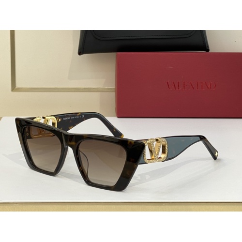 Valentino AAA Quality Sunglasses #995575