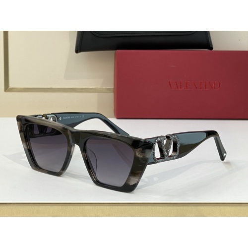 Valentino AAA Quality Sunglasses #995576
