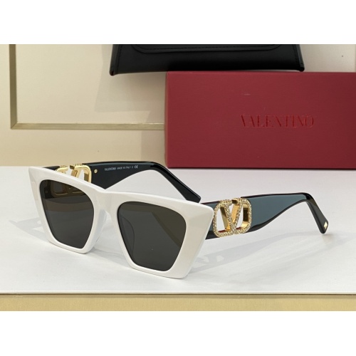 Valentino AAA Quality Sunglasses #995577