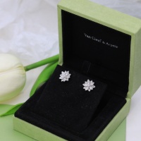 $36.00 USD Van Cleef & Arpels Earrings For Women #984931