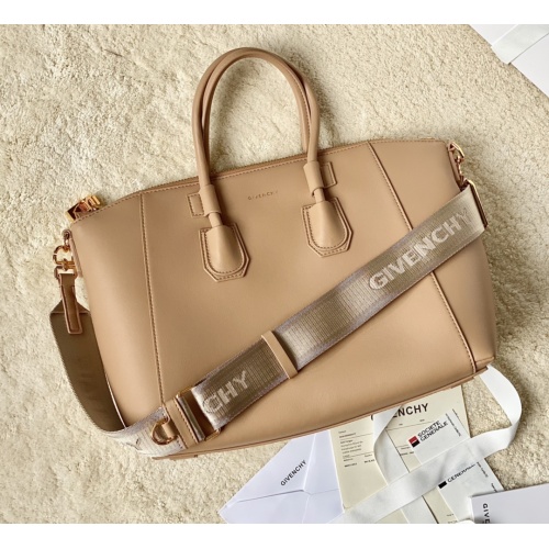 Givenchy AAA Quality Handbags For Women #1001622