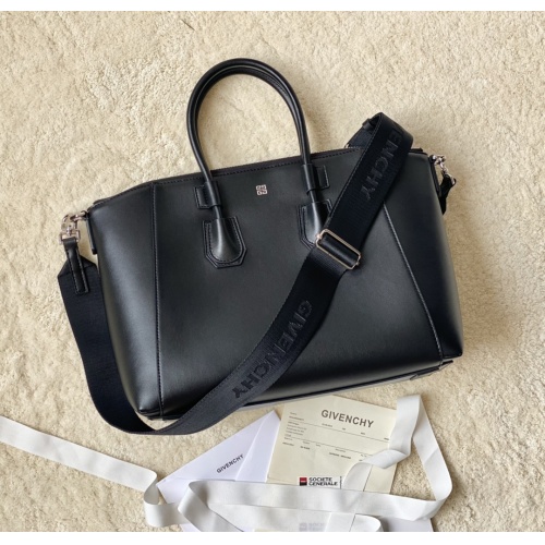 Givenchy AAA Quality Handbags For Women #1001624