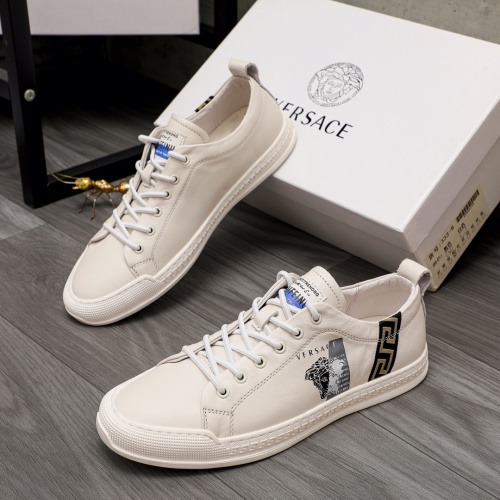 Versace Casual Shoes For Men #1002381