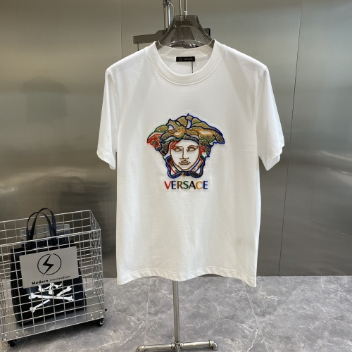Versace T-Shirts Short Sleeved For Unisex #1002440 $64.00 USD, Wholesale Replica Versace T-Shirts