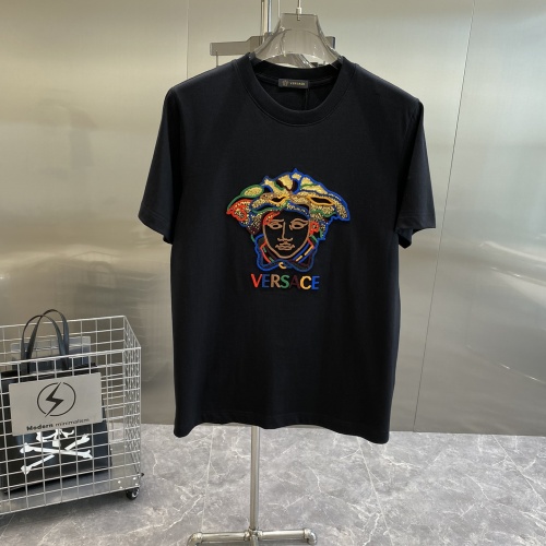 Versace T-Shirts Short Sleeved For Unisex #1002441 $64.00 USD, Wholesale Replica Versace T-Shirts