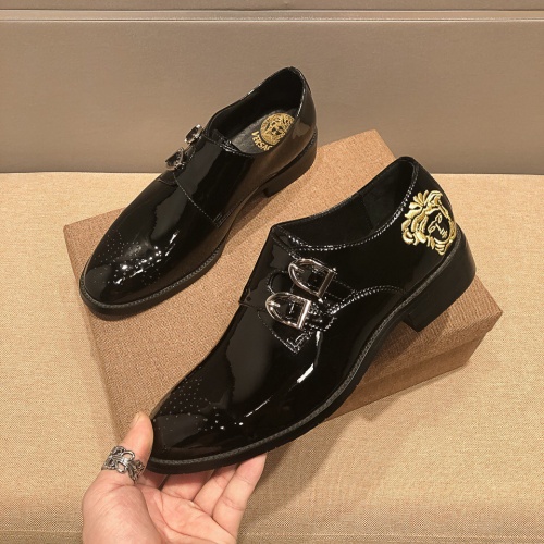 Versace Leather Shoes For Men #1003362