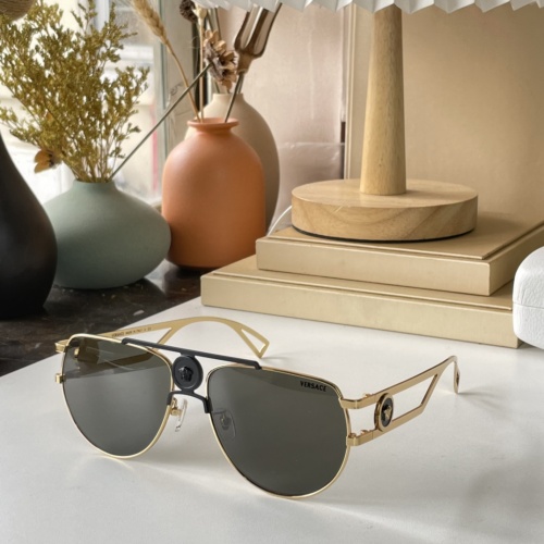 $60.00 USD Versace AAA Quality Sunglasses #1004115