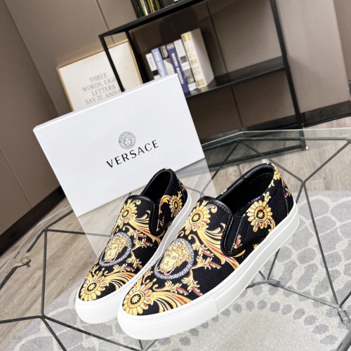 Versace Casual Shoes For Men #1004799